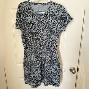Old Navy Women’s Waist-Defined Slub-Knit T-Shirt Dress - Gray Leopard